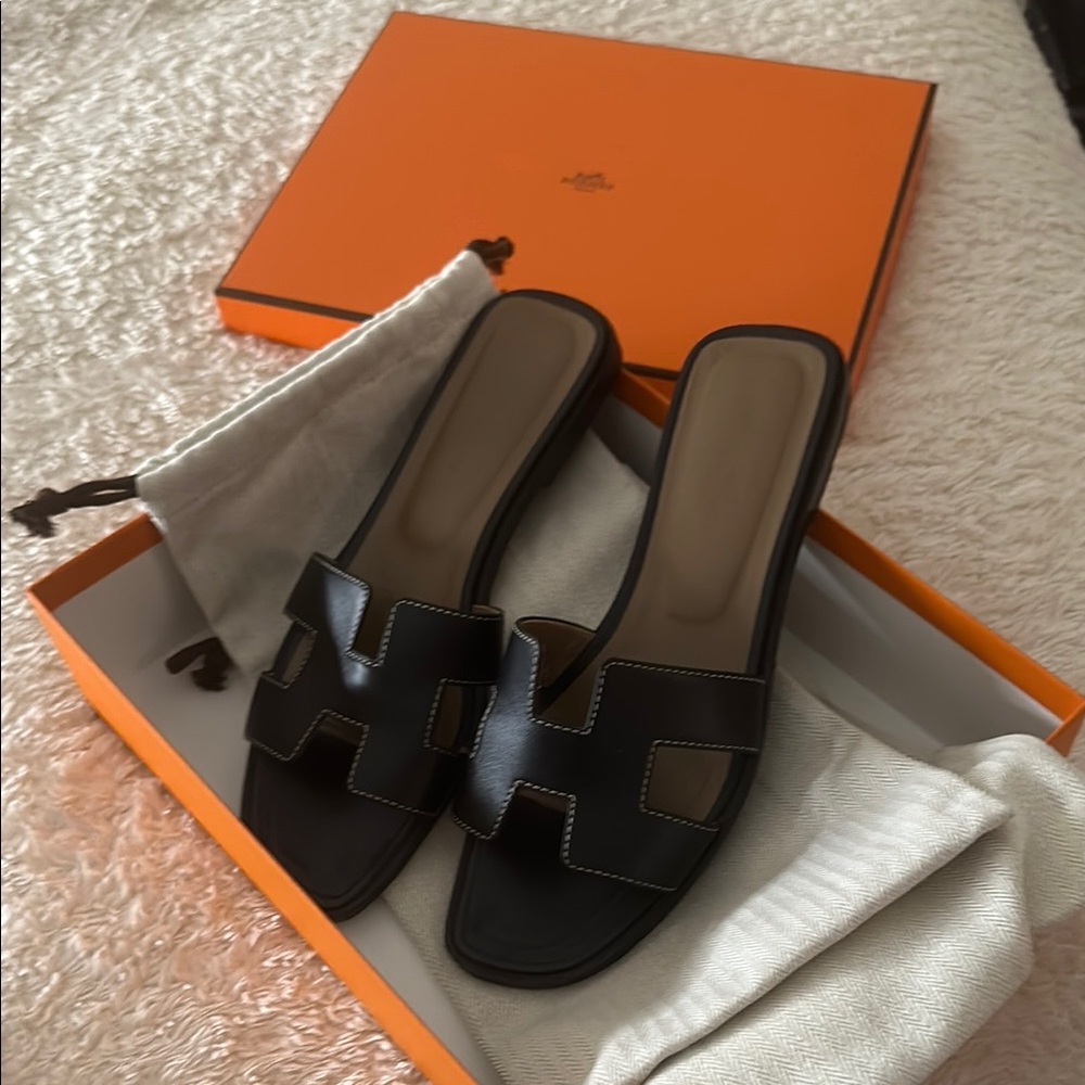 Hermes Oran Sandals Black size 39